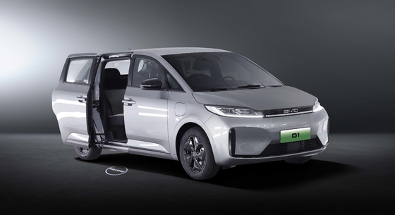BYD 純電動タクシーD1 は418kmの走行距離と電気スライドドアを持っています