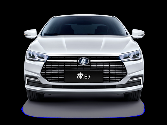 BYDの純電動Qin EVタクシーは 450KMの走行距離があり 双色ボディです